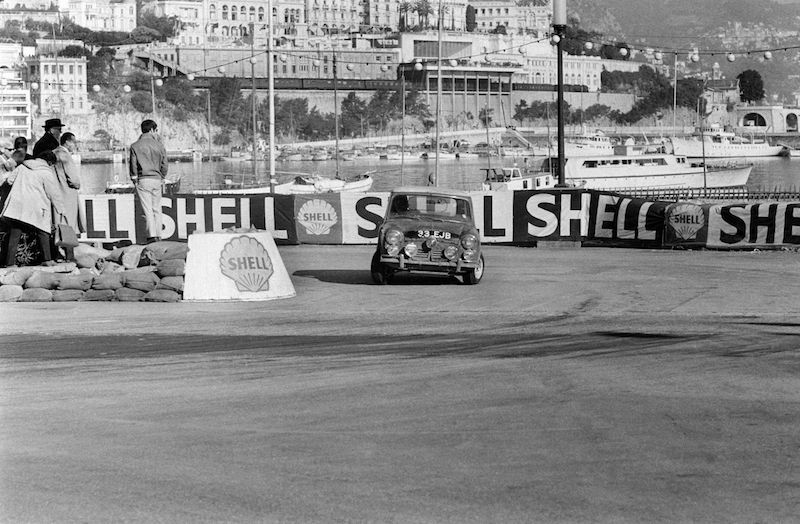 Hoprirk and Liddon on the Mini Cooper in the Monte Carlo Rally